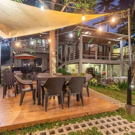 Exclusive Beachfront Villa W/ Outdoor Tub & Kayaks
